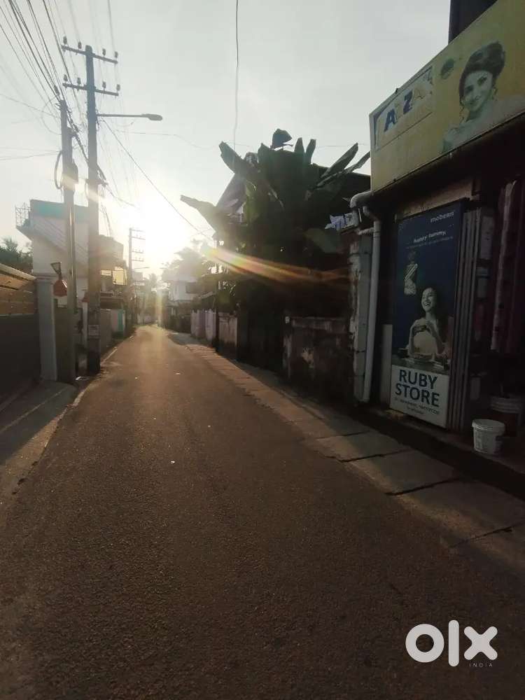 Vyttila thykoodom 4.100 cent 70 lakh