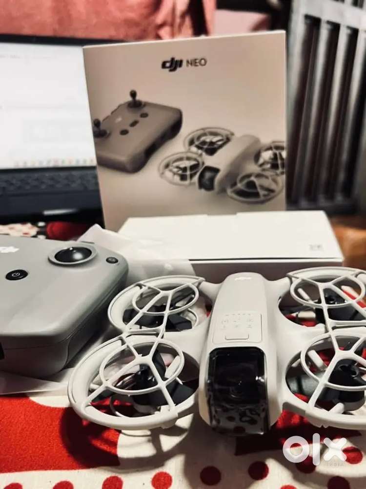 DJI Neo  Fly More Combo Drone RC-N3 Digital Transceiver 3 Batteries