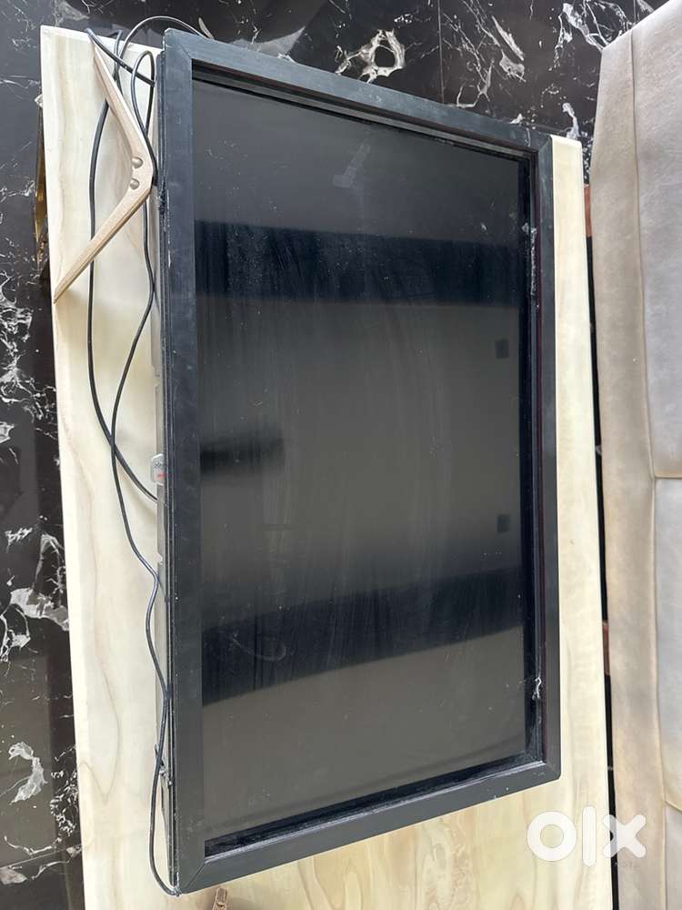 32” touch screen monitor/tv