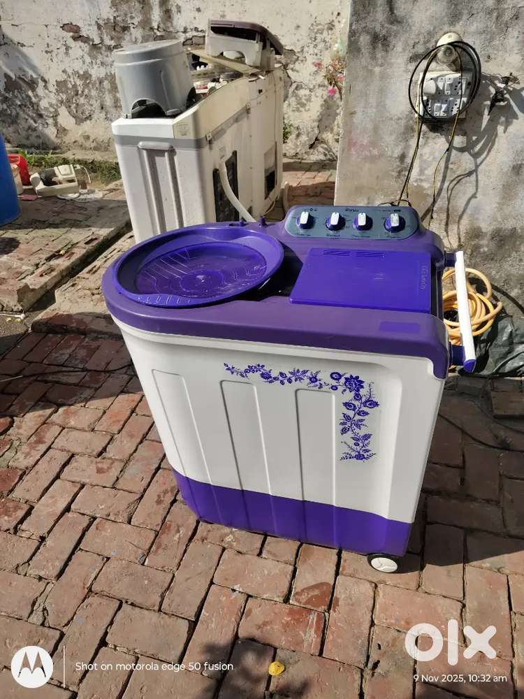 Whirlpool washing machine 7.5 kg 3 year old okay working