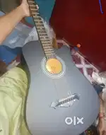 Guitar (middline)