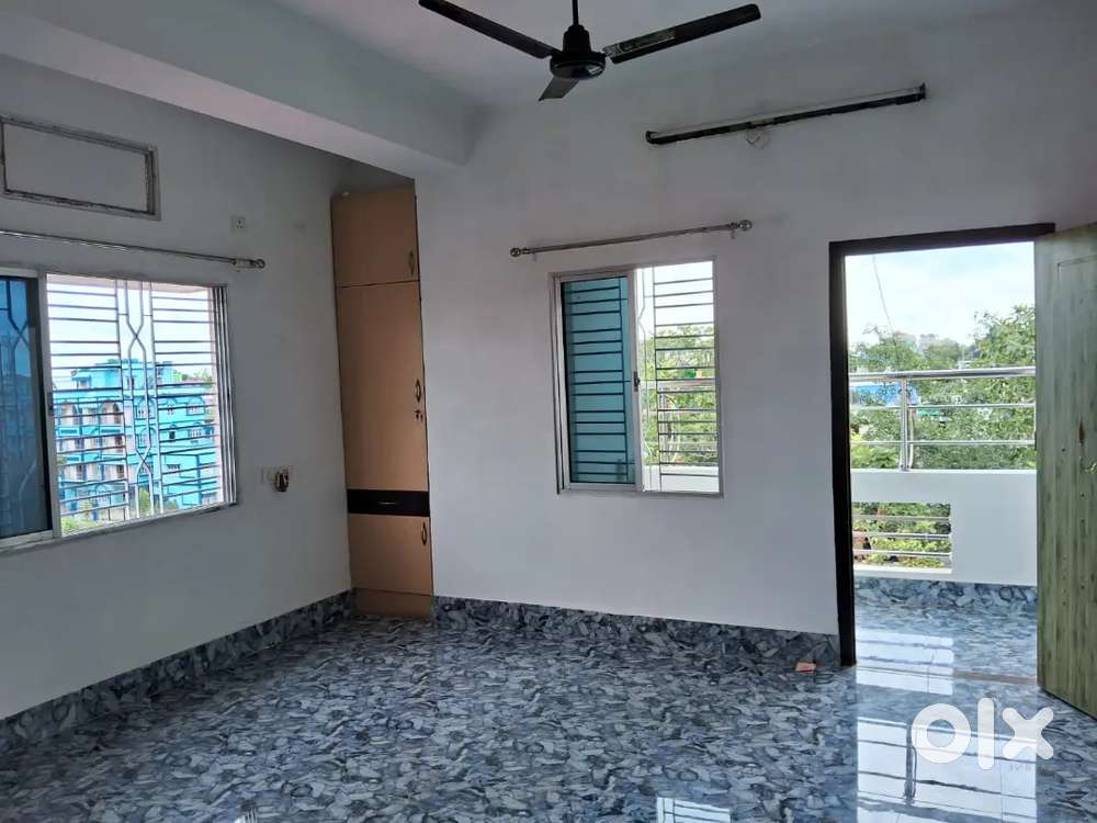 Self-contained spacious airy lake facing 3 side open flat with lift