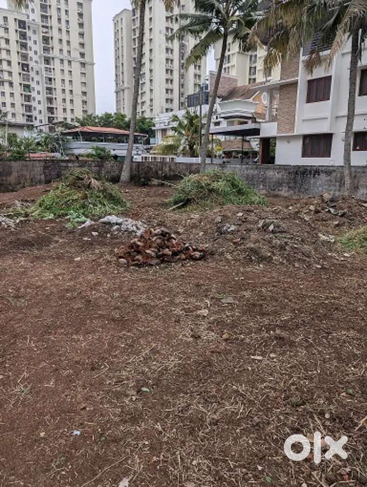 Eranakulam kadavanthra. 10-cent land original purayidam for sale.