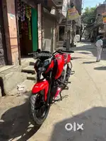 Brand new single handed .. very less used Rtr 160 ..