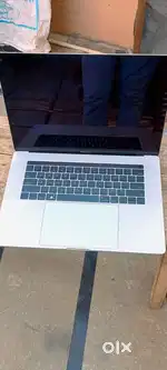 i7 MacBook pro 2017 ,15
