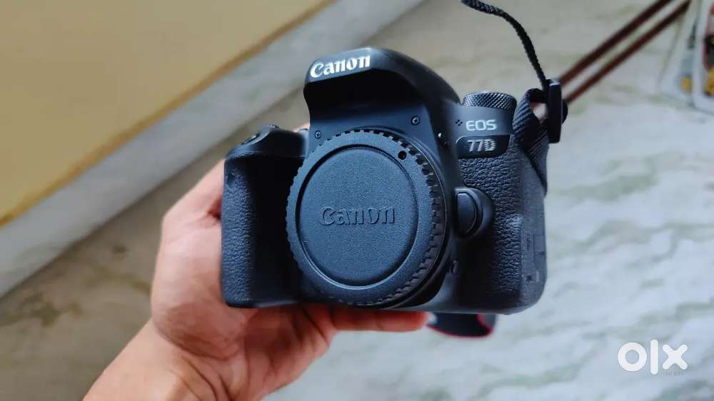 Canon 77D with Canon EF-S 18-55 lens