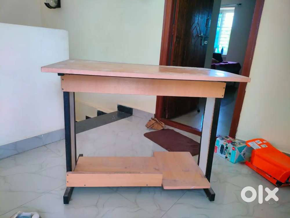 Computer Table