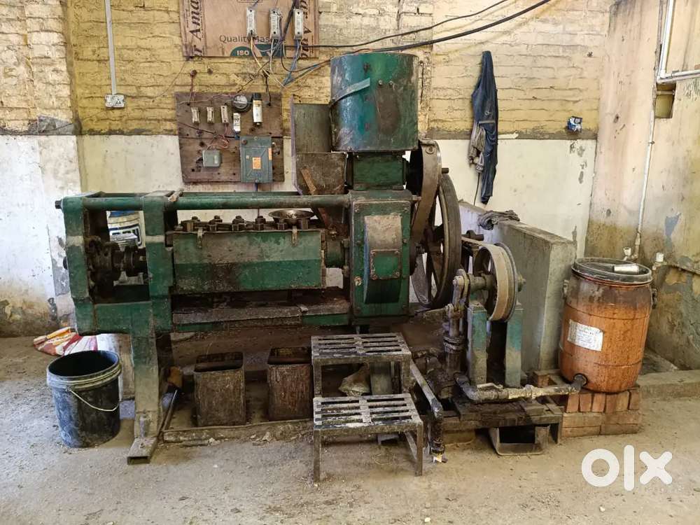 OIL EXPELLER / तेल का कोल्हू