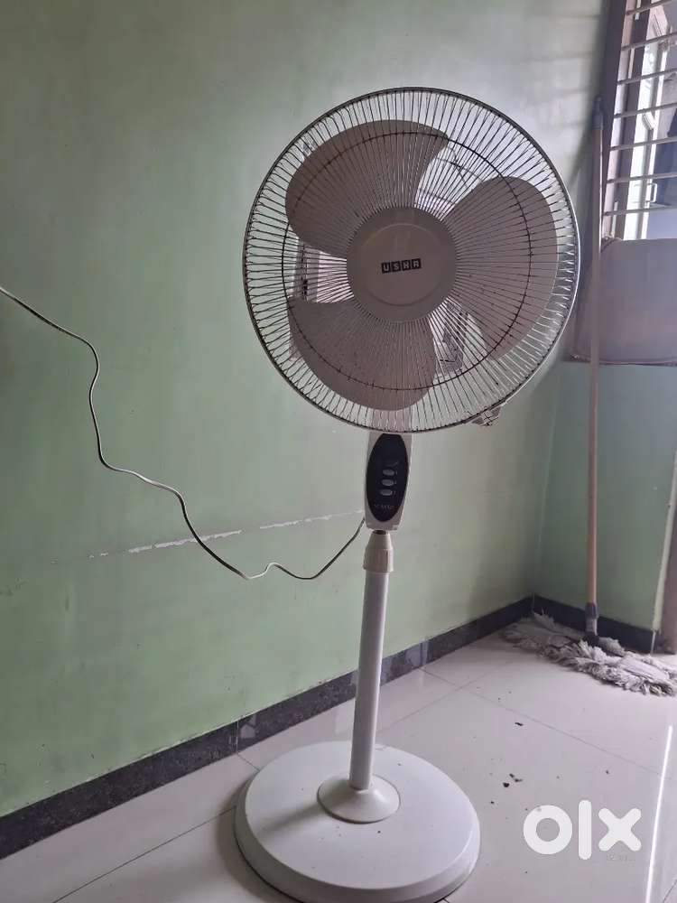 Usha striker stand fan