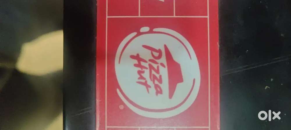 Pizzahut team member male or female ( morning shift 8to5 or mid shift