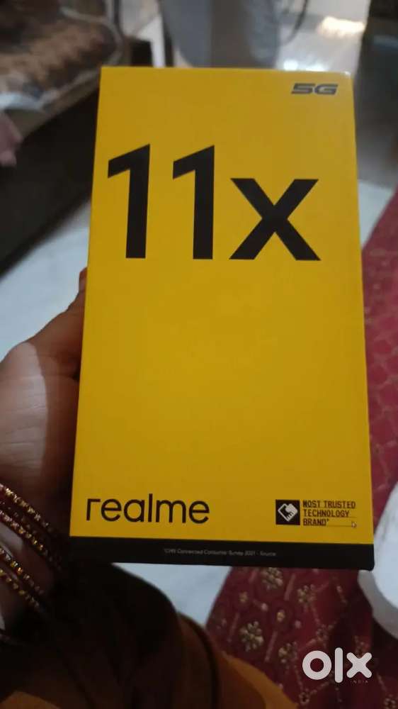 Realme 11x 5g bill box 8/128 charger nhi hai