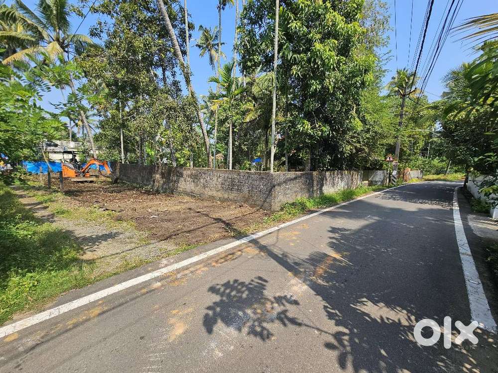 Housing plot for sale