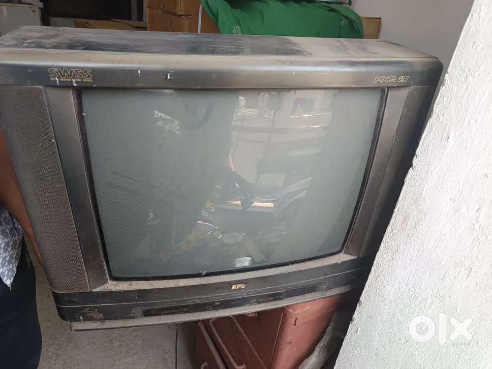 Sale bpl colar tv lene vala hi sampark kare.