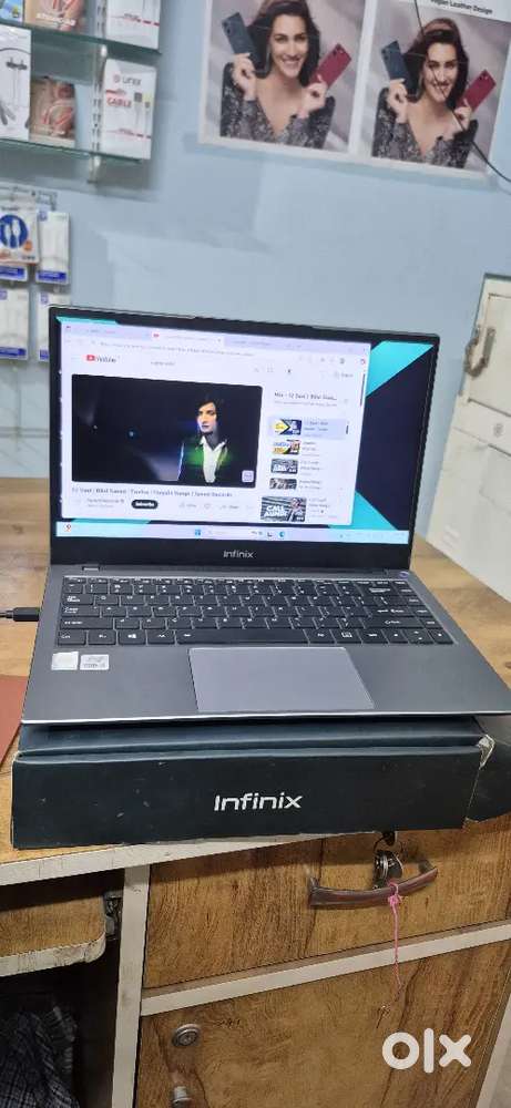 Infinity inbook x1 8/256 Intel i3