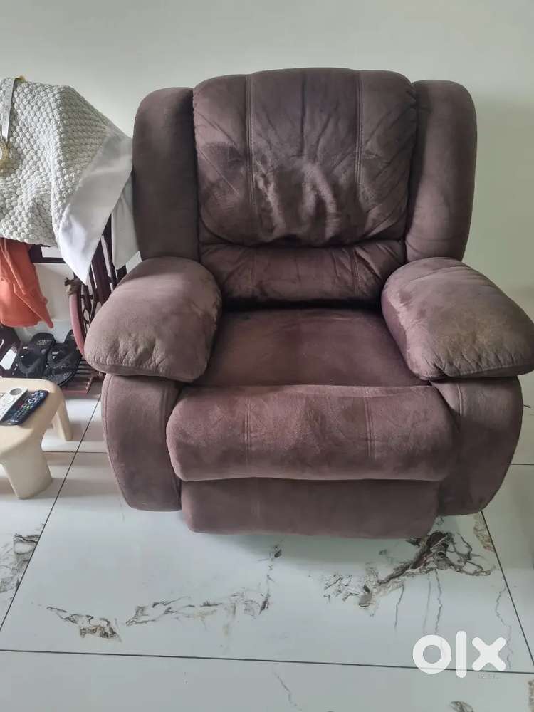 Recliner sofa