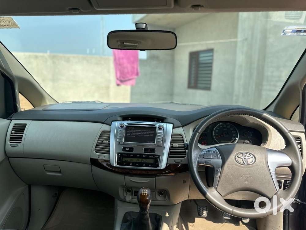 Toyota Innova 2014 Diesel 150000 Km Driven
