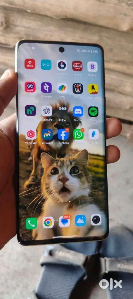 Vivo v40e 5g 8+8 ram 256 gb rom bill box charger available 8th month