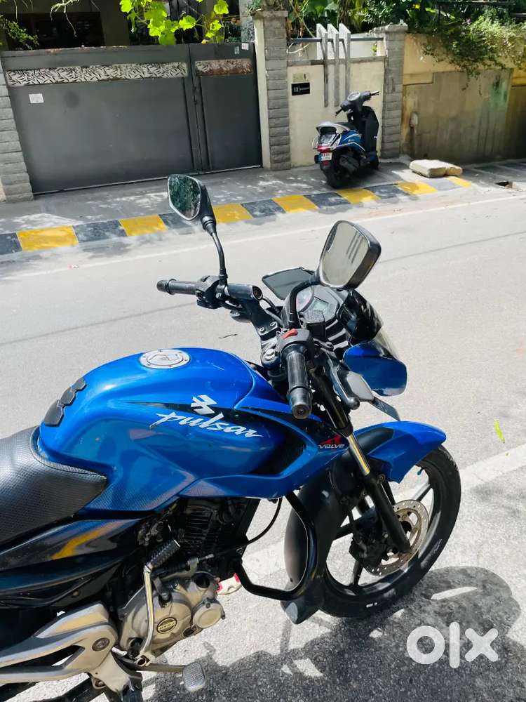 Bajaj pulsar LS BLUE COLOR