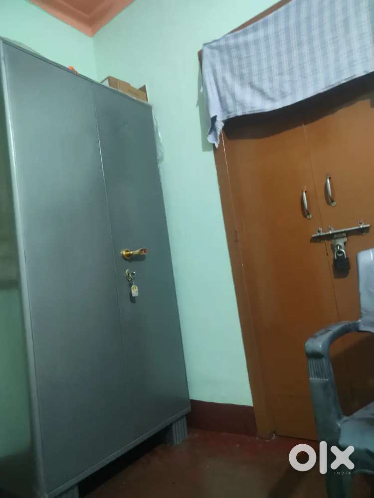 Looking for male roommate