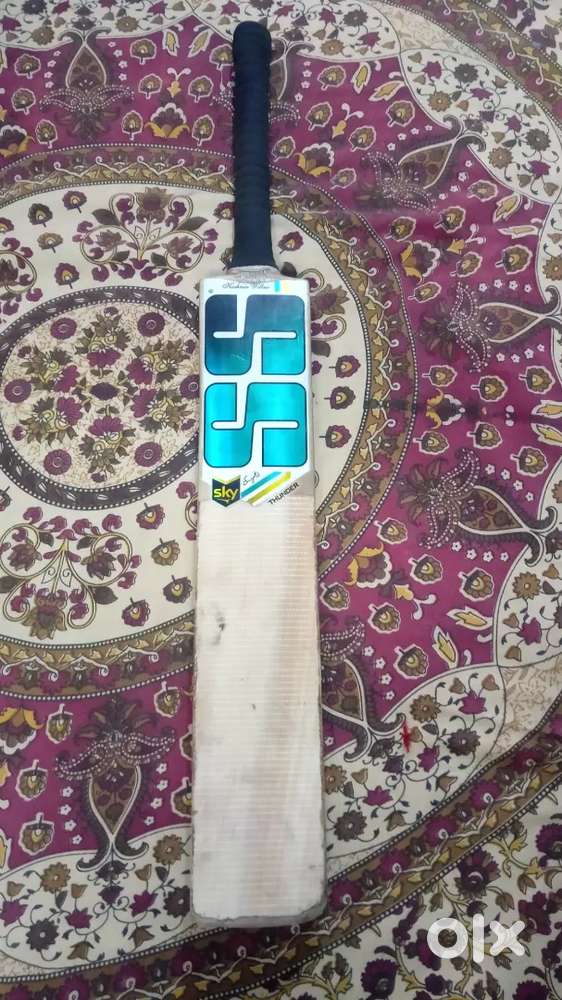 Ss thunder bat Kashmir willow with Manoj Tiwari's autograph