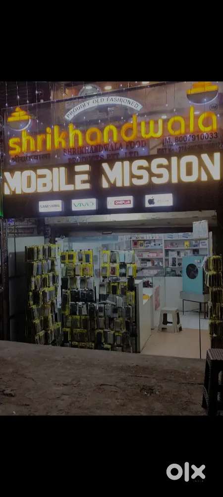 Main road premium location shop for rent