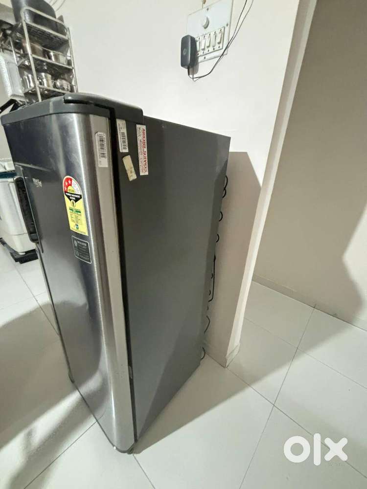 Whirlpool 180L 3-Star Refrigerator – Excellent Condition