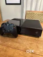 Xbox one 500gb with 4 games
