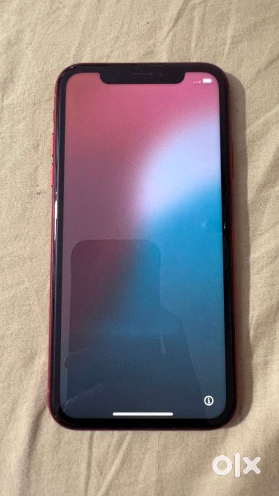 Apple iPhone XR (64) with original box and charger
