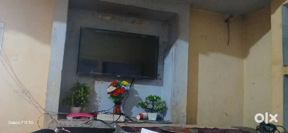 2 yaer old samsung led tv 32 inches