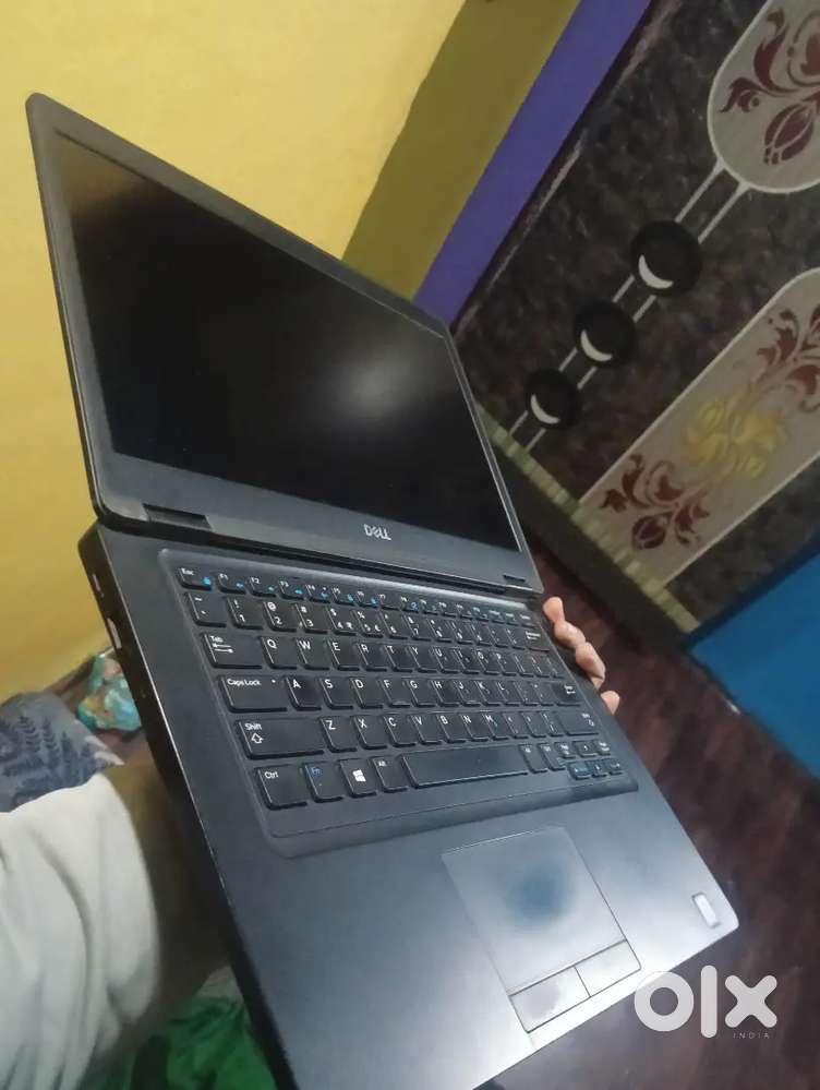 Dell latitude 180 degree 5490  zero to 1cr