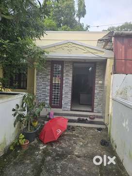House For Sale in Vennala Eroor Near Main Road.