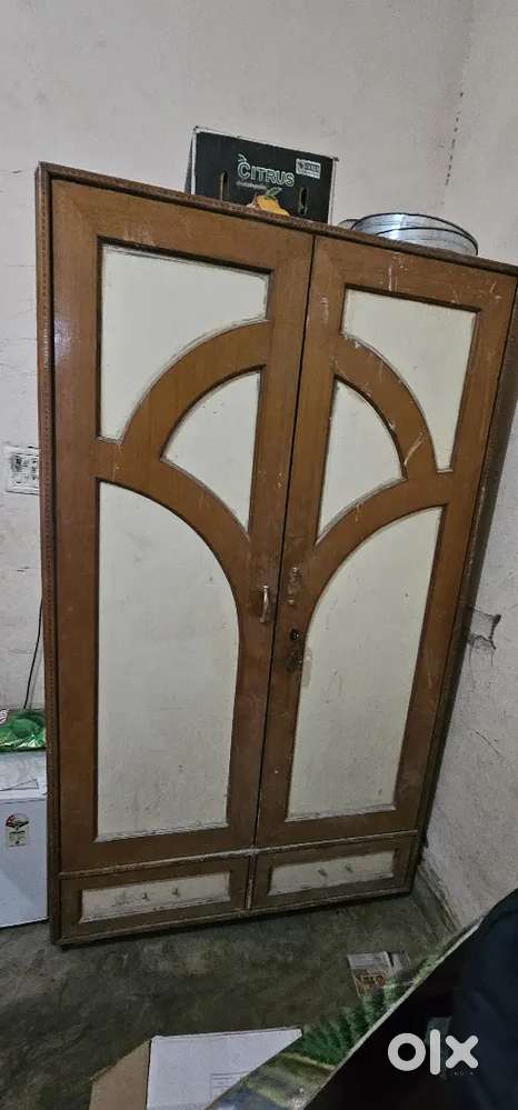 Almari 8ft  3ft