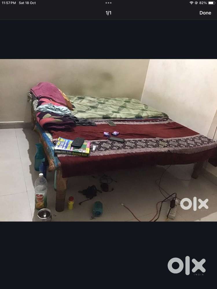 Wooden bed 4 x 2.5 ka 2pc hai 1100/- each ka hai j