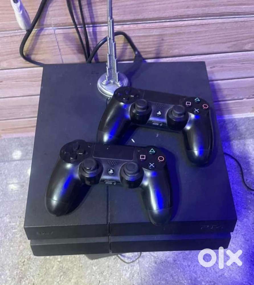 Ps4 500 gb with 2 controller in perfect working condition