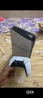 PS5 ak mahine purana he usko bechna he