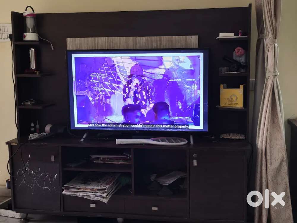 Tv table with SHELFS and drawers