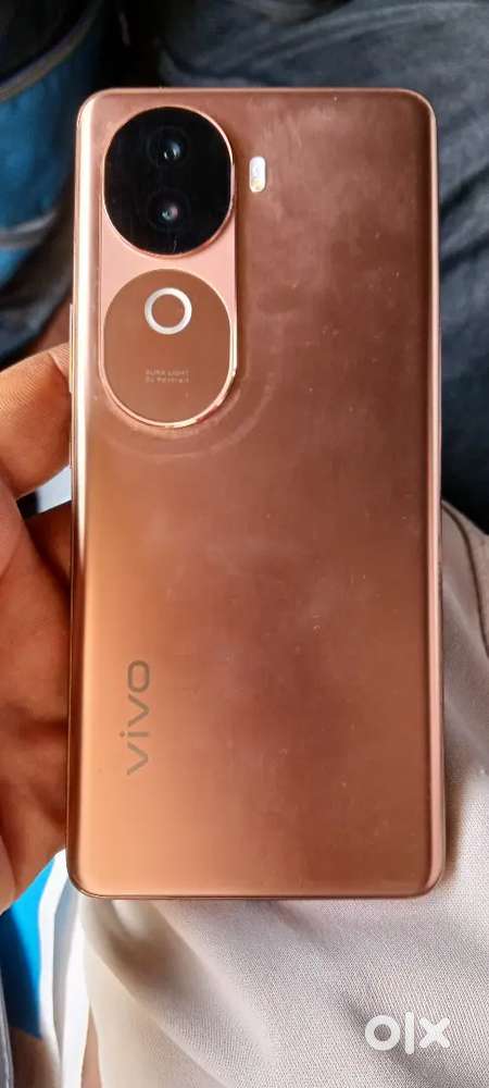 Vivo V40e, 8GB RAM + 256GB Memory, 6000 mah Battery,  A1 Condition,