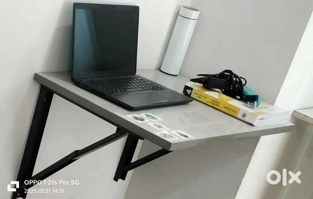 Study table (wood)