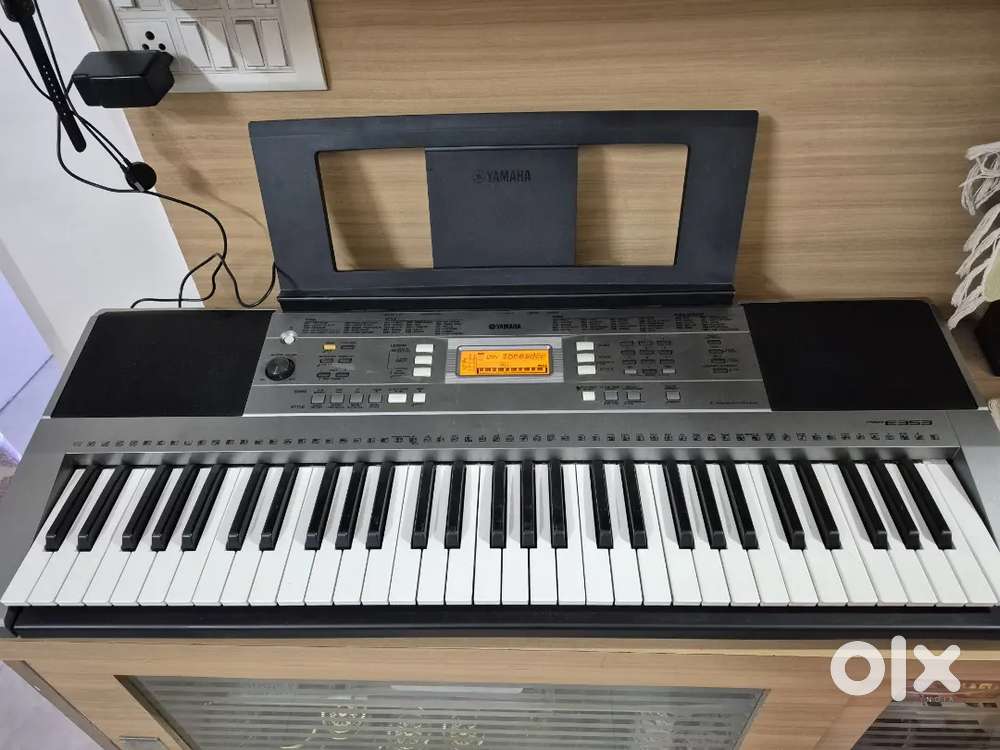 Piano Yamaha ESR 353