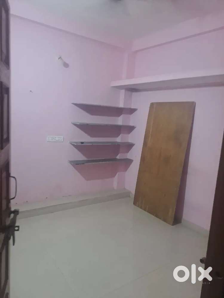 1 rk on rent near geeta bhawan