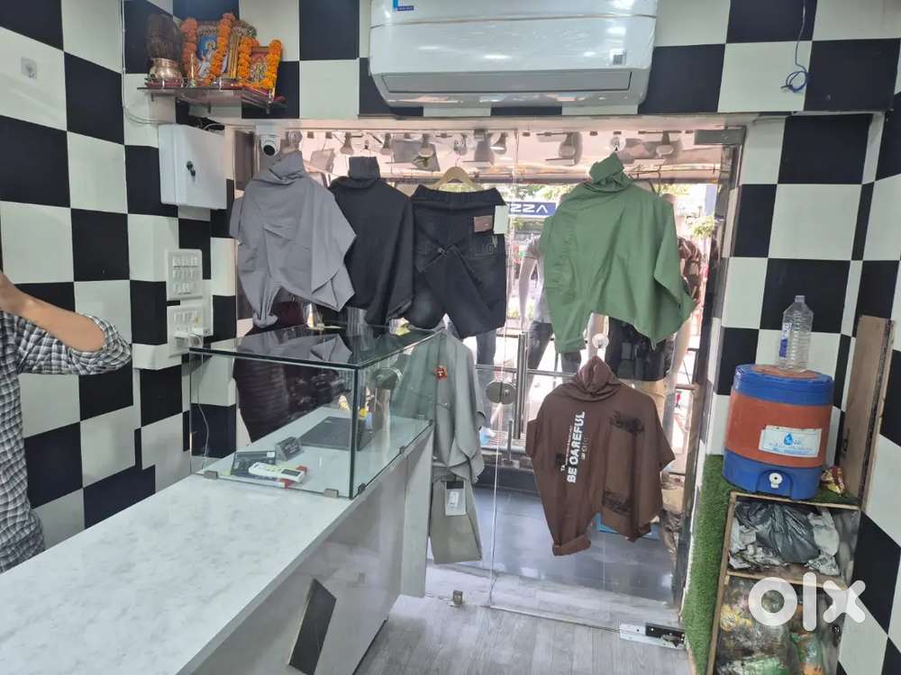 Ground floor ni Dukan Bhadhe aapvani che