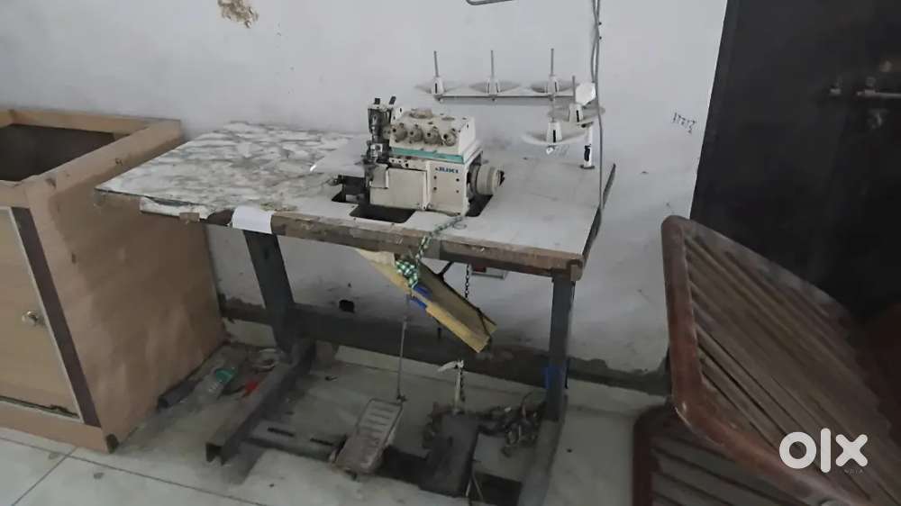 Commercial 5 thread juki machine
