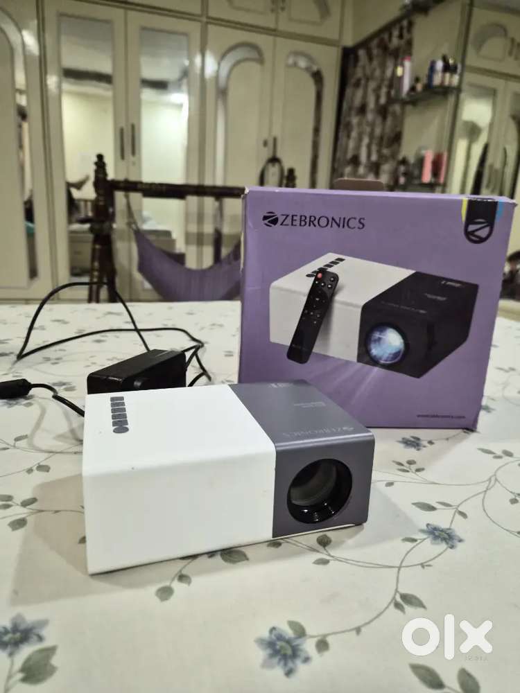 ZEBRONICS Projector LED PIXAPlay11