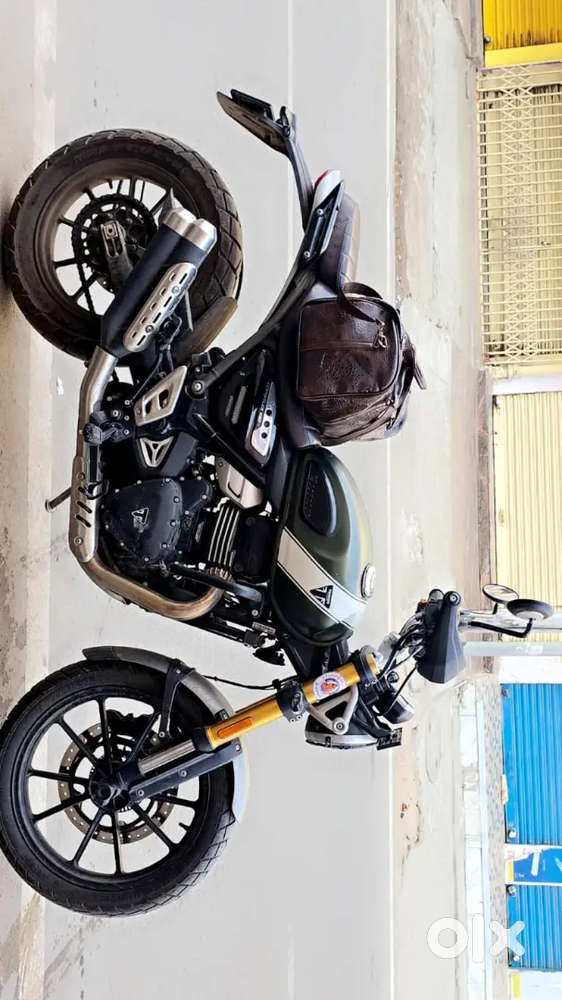 Triumph scrambler 400x