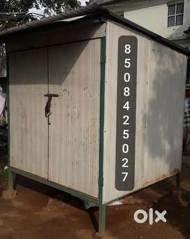 PETTY SHOP, VERY GOOD CONDITION.