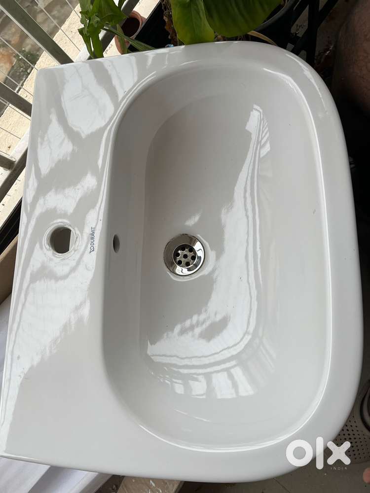 1 Kitchen sink and 3 wash basin