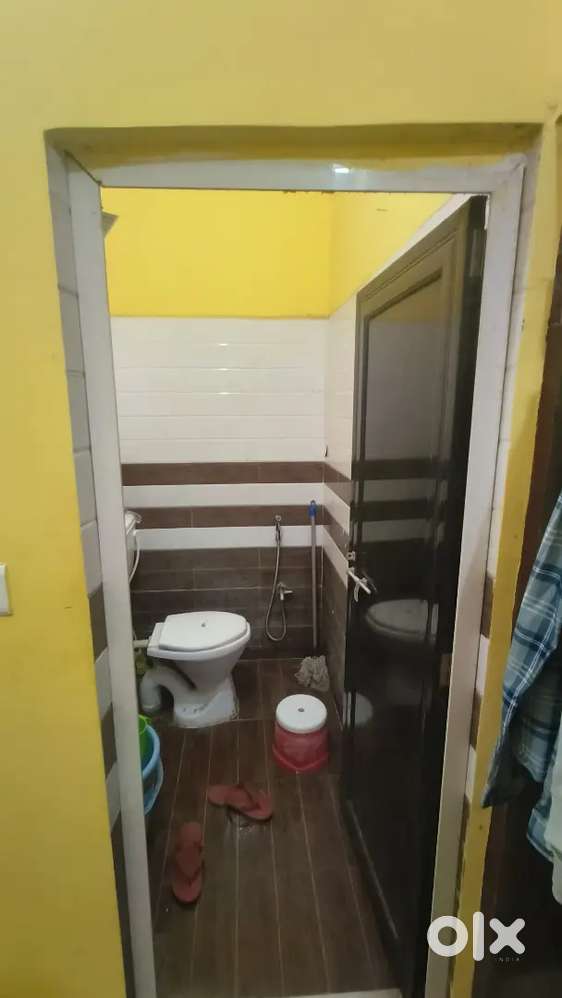 Independent room available near veerji kulcha smritinagar prime loctn