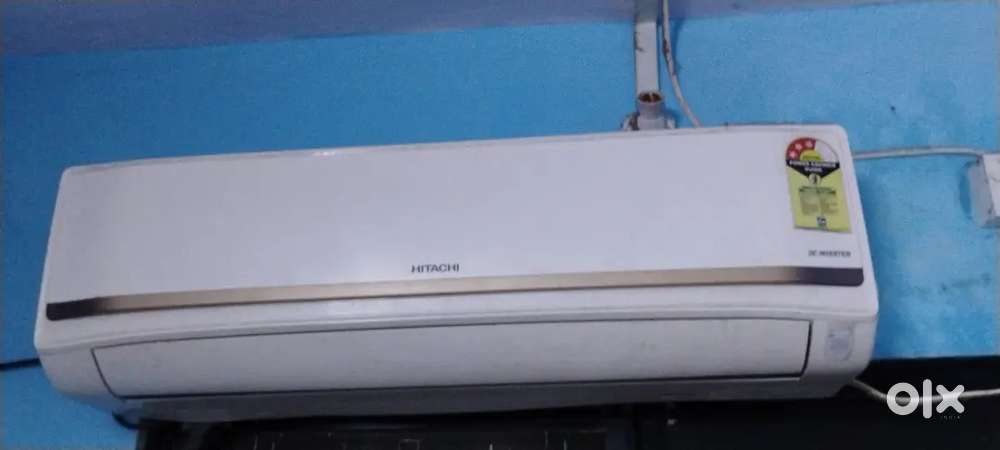 Hitachi 1.5 ton with inverter AC urgent sale in 30k only