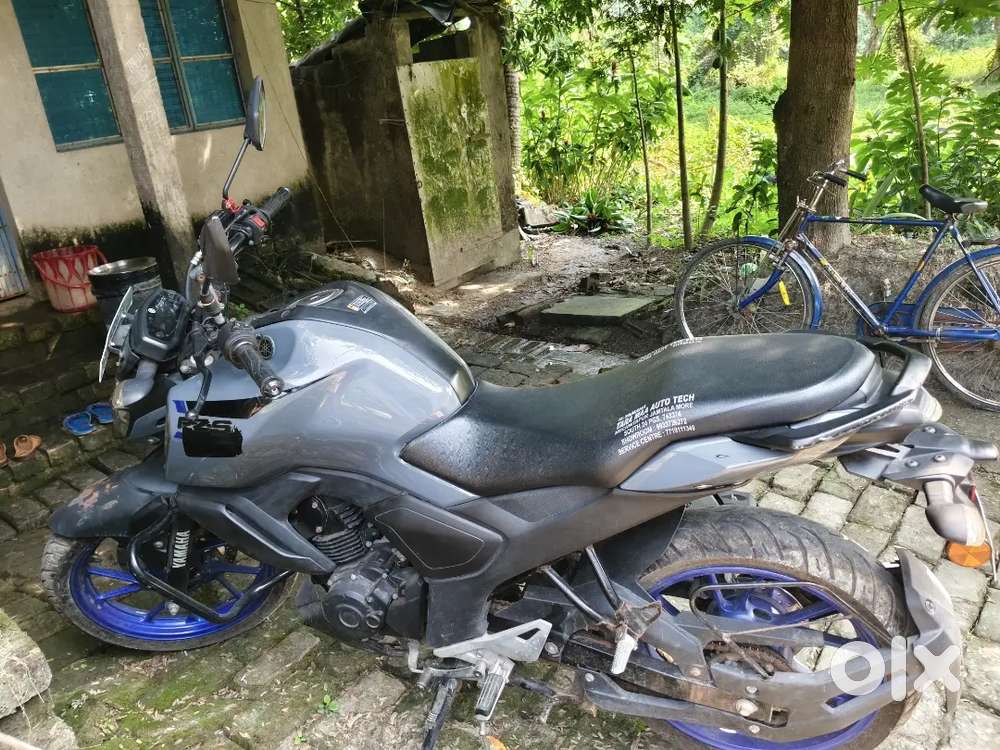 Yamaha FZS V3FI DELUXE 2022 November Model