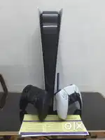 Original fat PS5 (firmware 7.01) with extra controller